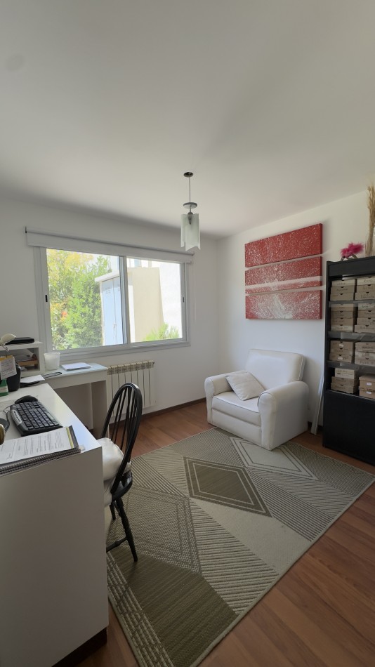 CHALET 5 AMB CON PARQUE Y QUINCHO - LOTE 10X33 - ZONA STELLA MARIS