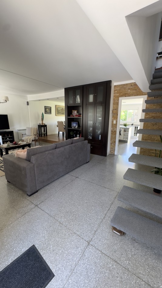 CHALET 5 AMB CON PARQUE Y QUINCHO - LOTE 10X33 - ZONA STELLA MARIS