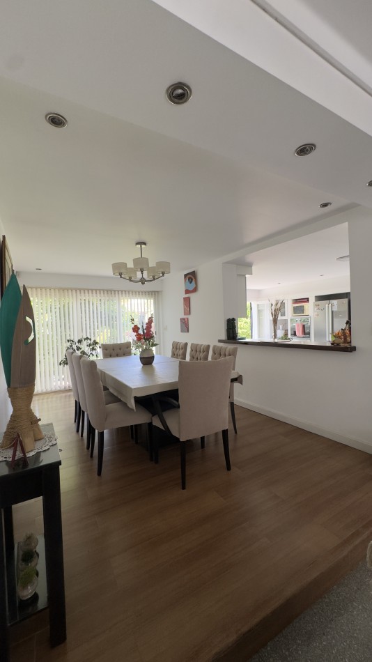 CHALET 5 AMB CON PARQUE Y QUINCHO - LOTE 10X33 - ZONA STELLA MARIS