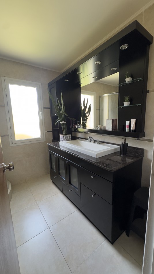 CHALET 5 AMB CON PARQUE Y QUINCHO - LOTE 10X33 - ZONA STELLA MARIS
