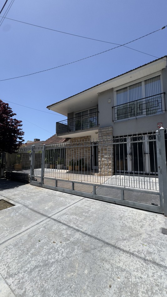CHALET 5 AMB CON PARQUE Y QUINCHO - LOTE 10X33 - ZONA STELLA MARIS
