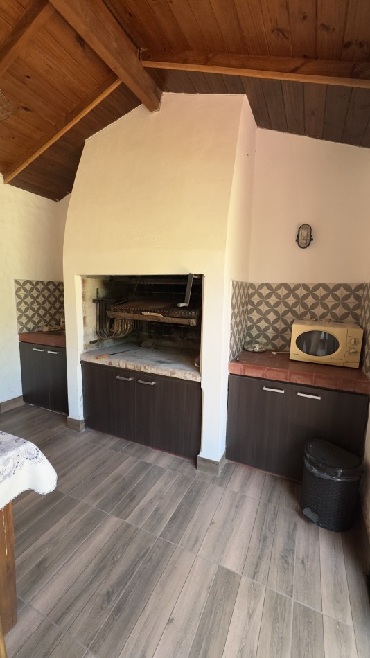 CHALET 5 AMB CON PARQUE Y QUINCHO - LOTE 10X33 - ZONA STELLA MARIS