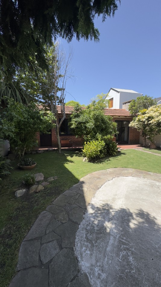 CHALET 5 AMB CON PARQUE Y QUINCHO - LOTE 10X33 - ZONA STELLA MARIS