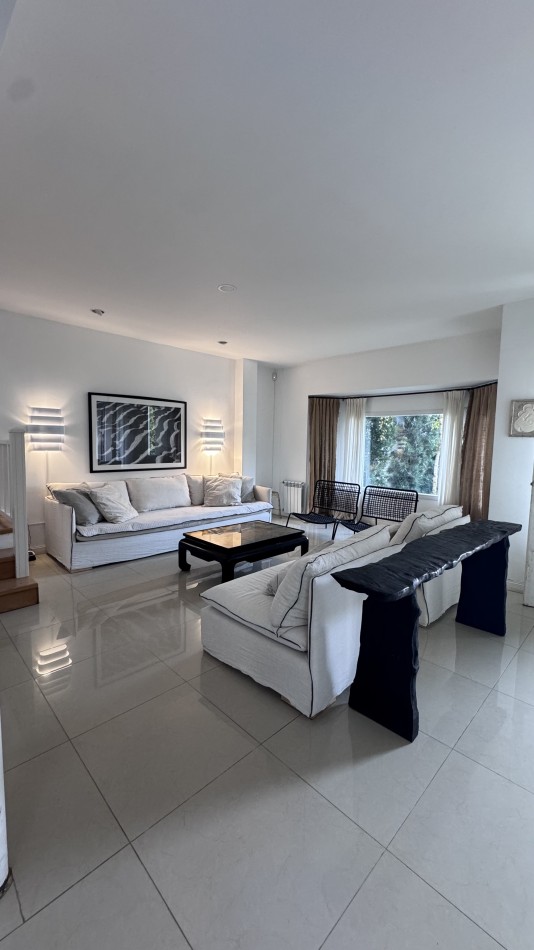 CHALET EN LO MEJOR DE PLAYA GRANDE