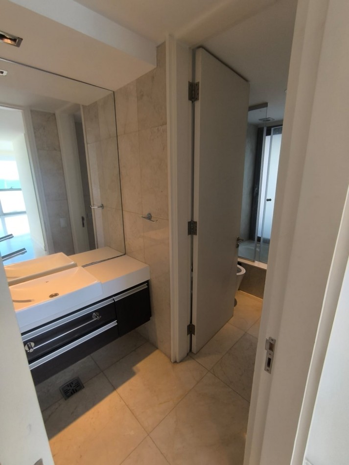 DEPARTAMENTO PRIMERA LINEA AL MAR - 4 AMBIENTES CON COCHERA DOBLE Y BAULERA - PLAYA VARESE - BISCAYNE BEACH