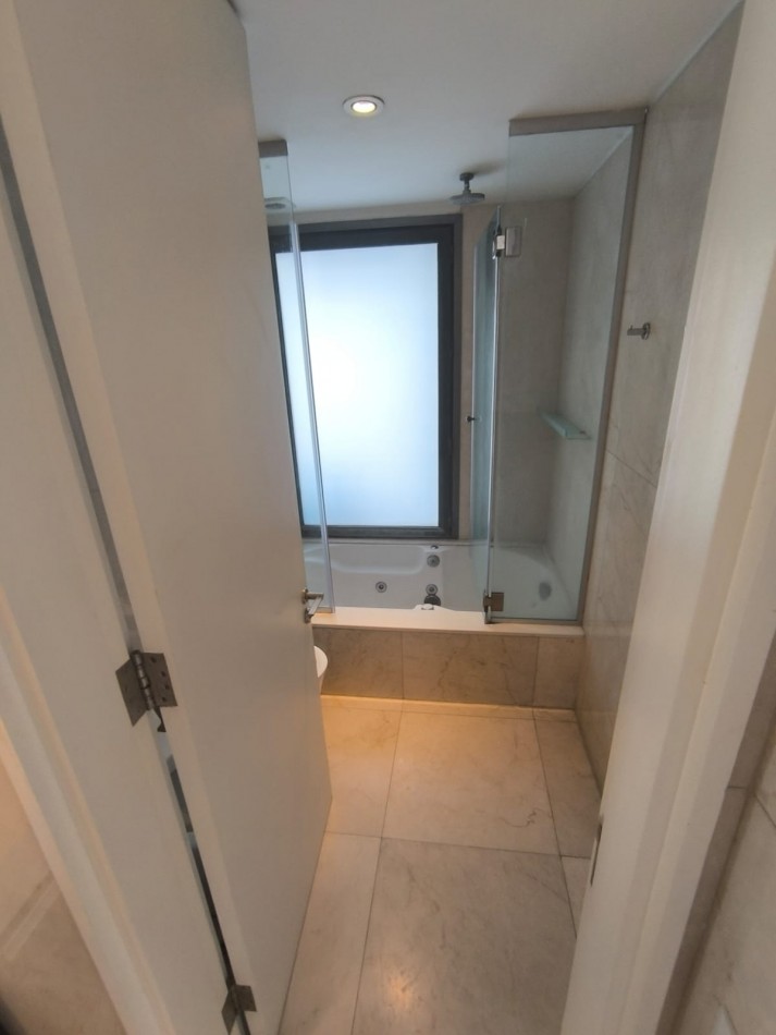 DEPARTAMENTO PRIMERA LINEA AL MAR - 4 AMBIENTES CON COCHERA DOBLE Y BAULERA - PLAYA VARESE - BISCAYNE BEACH