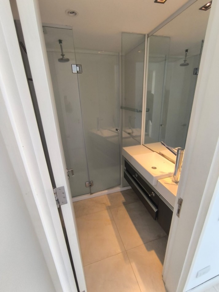 DEPARTAMENTO PRIMERA LINEA AL MAR - 4 AMBIENTES CON COCHERA DOBLE Y BAULERA - PLAYA VARESE - BISCAYNE BEACH