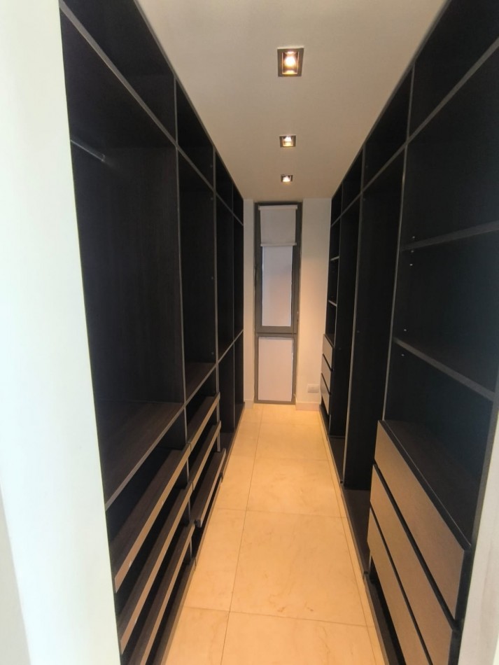 DEPARTAMENTO PRIMERA LINEA AL MAR - 4 AMBIENTES CON COCHERA DOBLE Y BAULERA - PLAYA VARESE - BISCAYNE BEACH