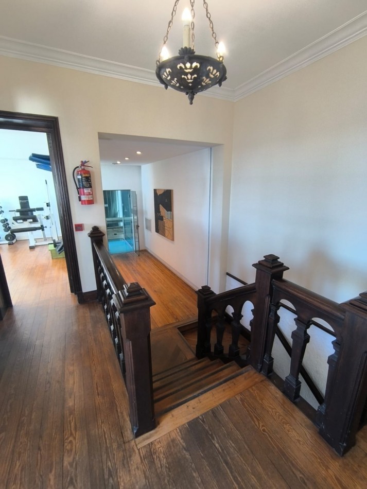 DEPARTAMENTO PRIMERA LINEA AL MAR - 4 AMBIENTES CON COCHERA DOBLE Y BAULERA - PLAYA VARESE - BISCAYNE BEACH