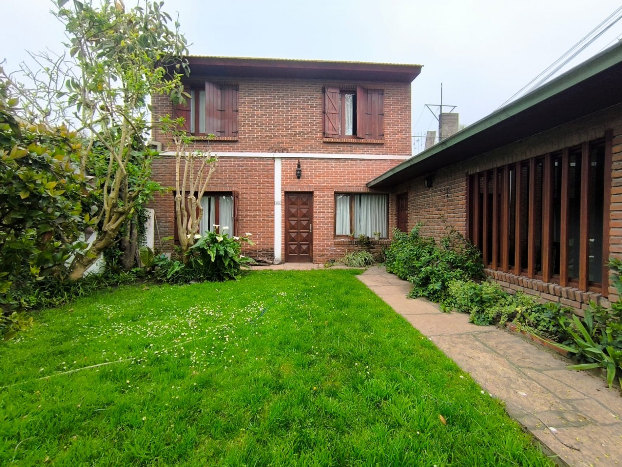 CHALET 5 AMBIENTES 