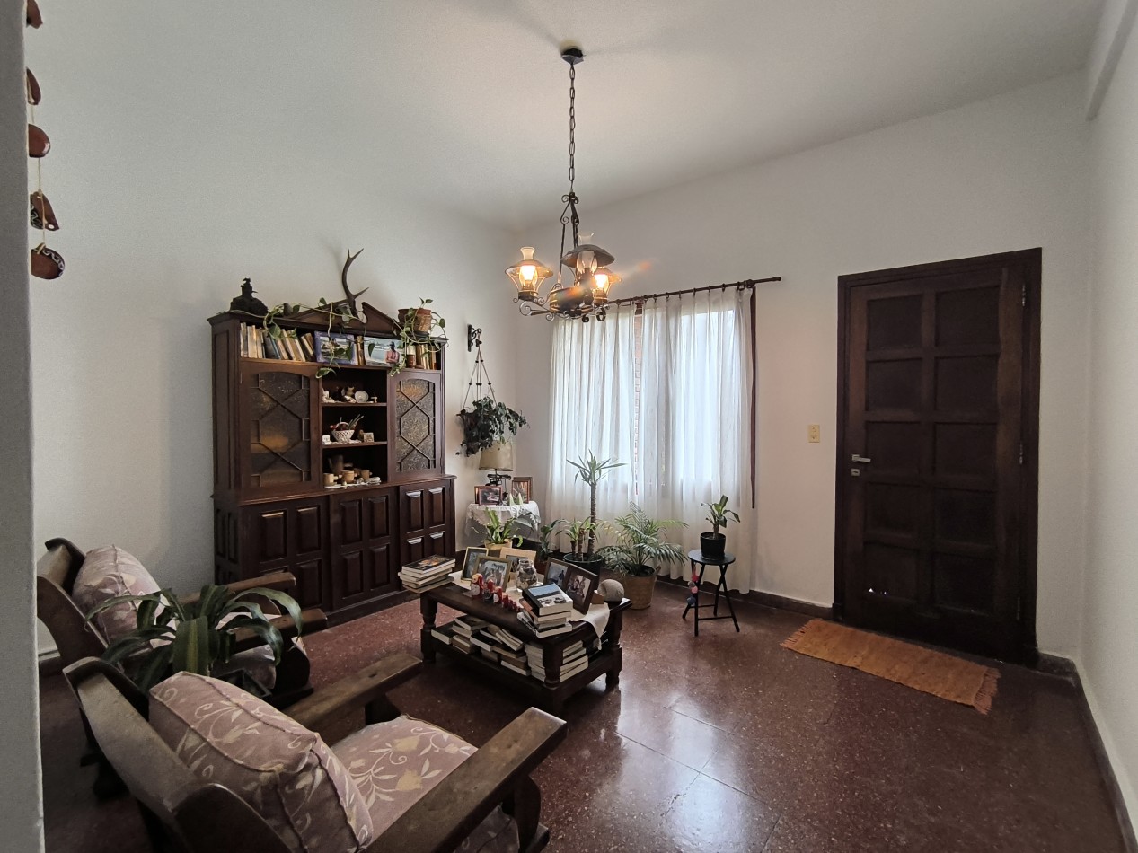 CHALET 5 AMBIENTES 