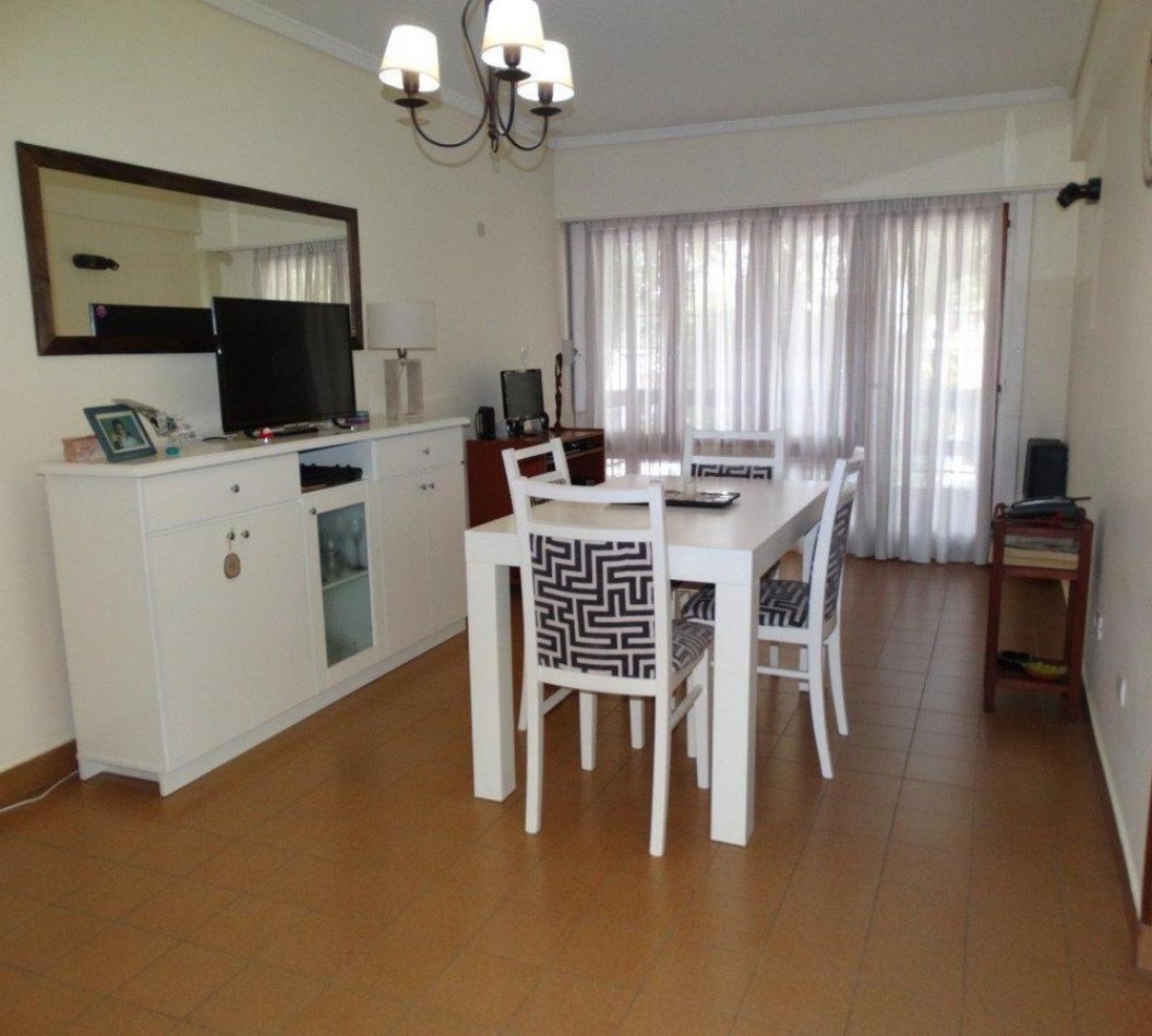 DEPARTAMENTO 3 AMBIENTES A LA CALLE BALCON Y PATIO