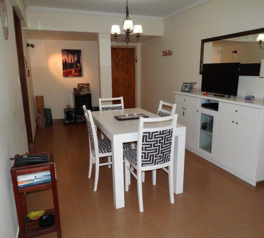 DEPARTAMENTO 3 AMBIENTES A LA CALLE BALCON Y PATIO