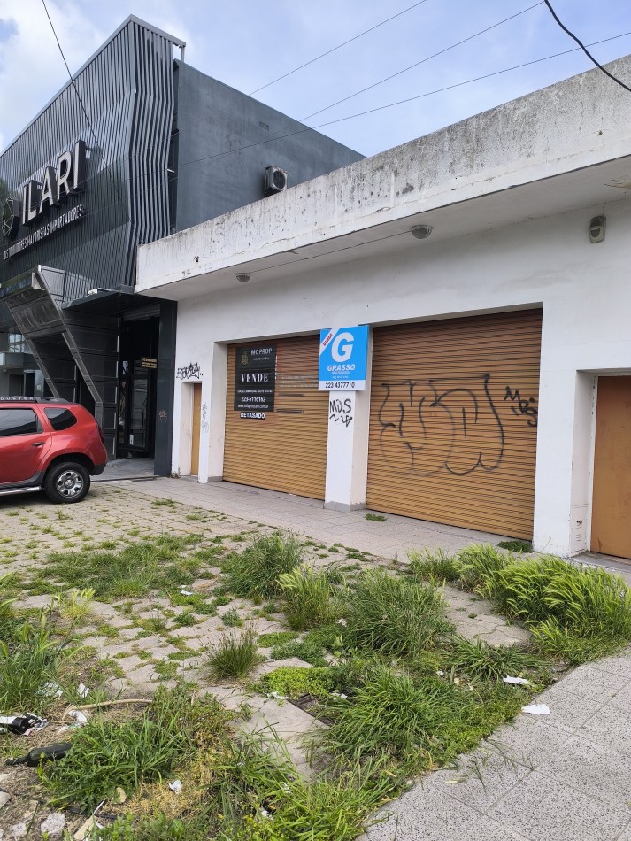 LOCAL COMERCIAL de 10x43 SOBRE AV COLON