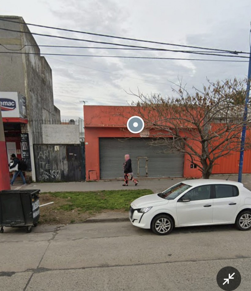 LOCAL SOBRE AVENIDA
