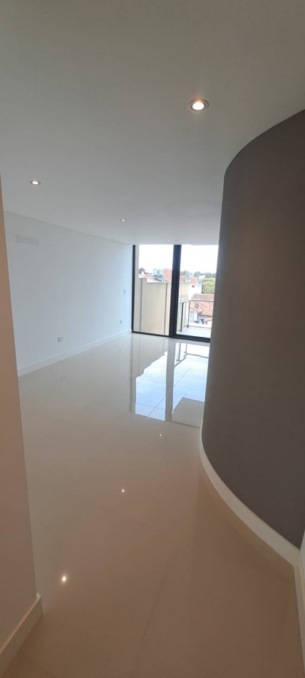 2 AMBIENTES A ESTRENAR CON COCHERA - EDIFICIO GENUS - LA RIOJA 3728