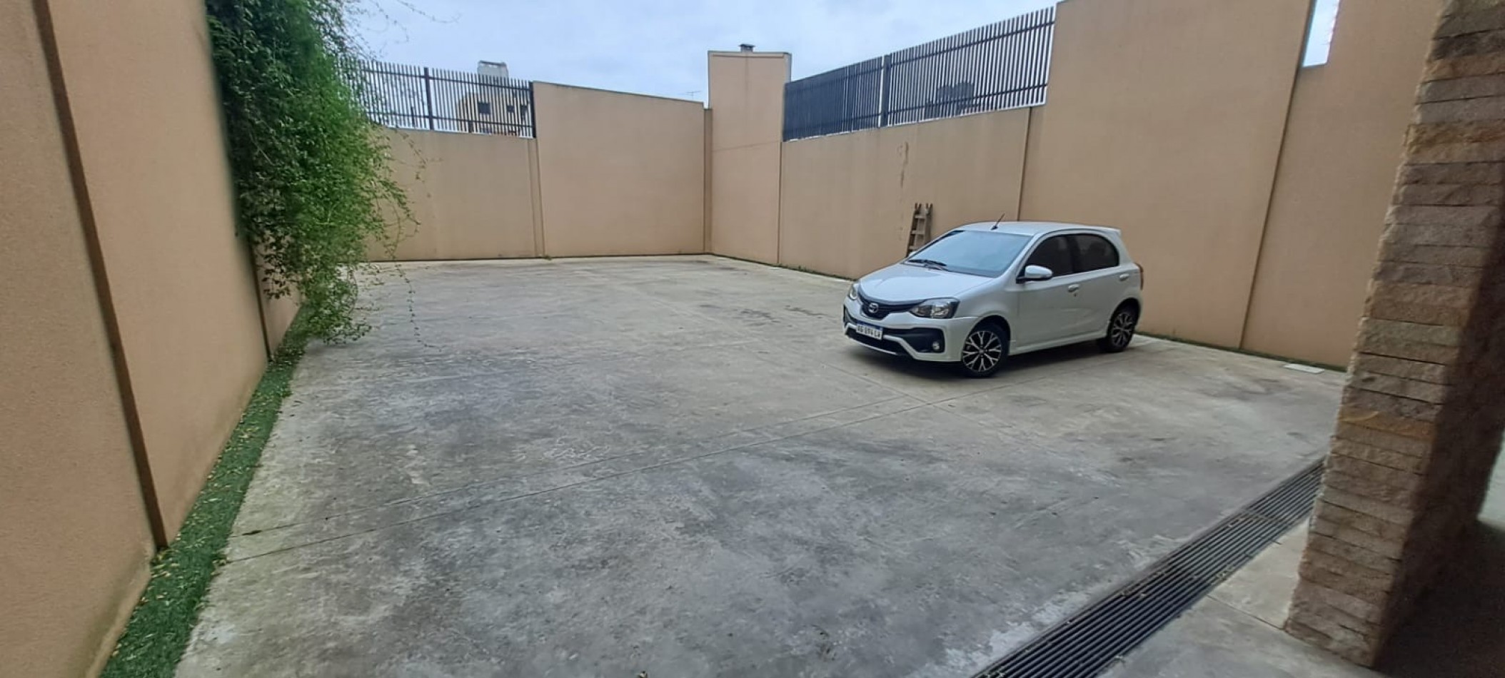 2 AMBIENTES A ESTRENAR CON COCHERA - EDIFICIO GENUS - LA RIOJA 3728