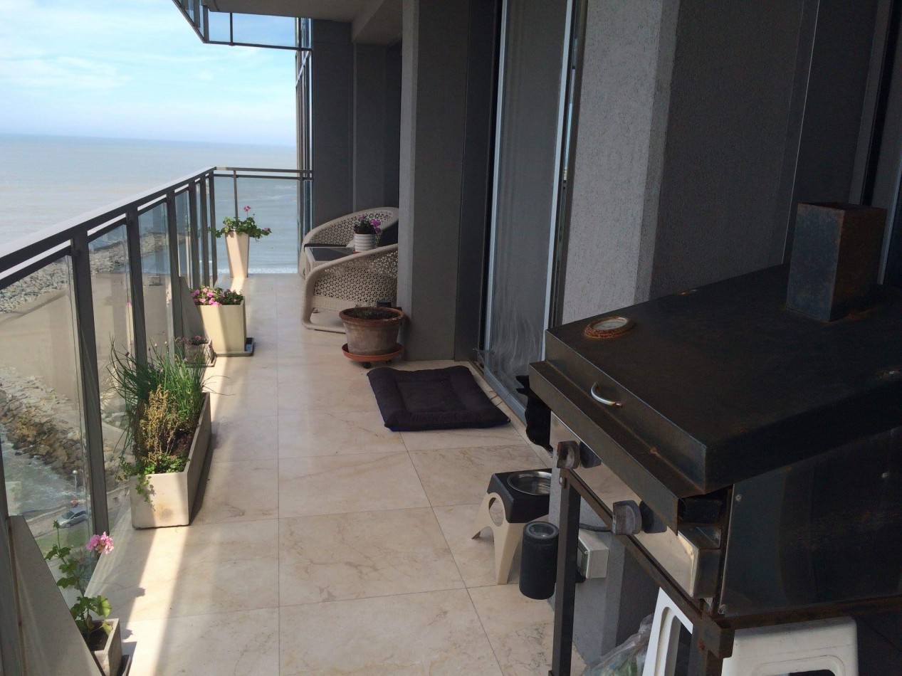 Piso PRIMERA LINEA AL MAR - Playa Varese