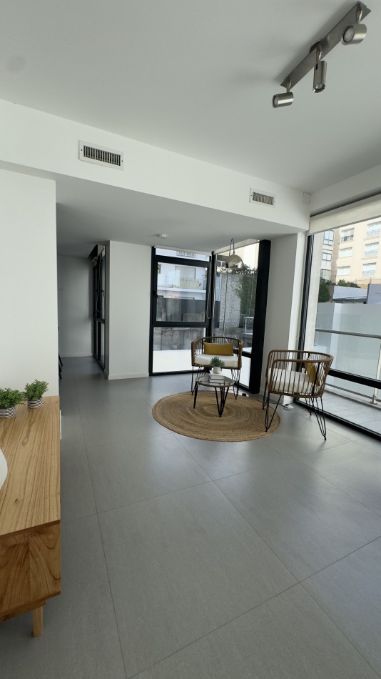 3 ambientes con cochera - Edificio Malecon Varese