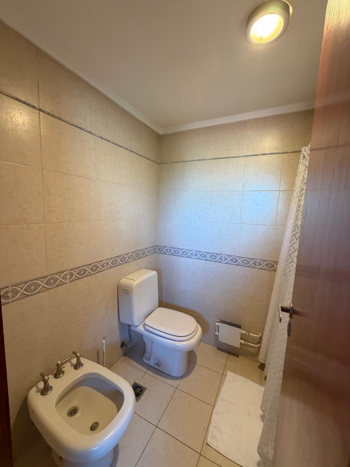 ALQUILER DE MARZO A DICIEMBRE - Chalet sobre lote 10x33 - Excelente entorno! A 5 cuadras de Guemes