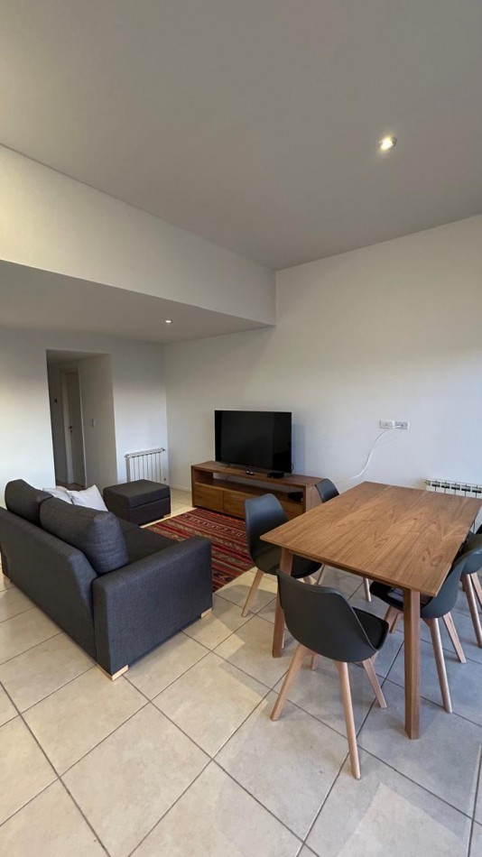 Reservado! - ALQUILER 24 MESES - 2 AMB C/DEPENDENCIA - COCHERA FIJA.