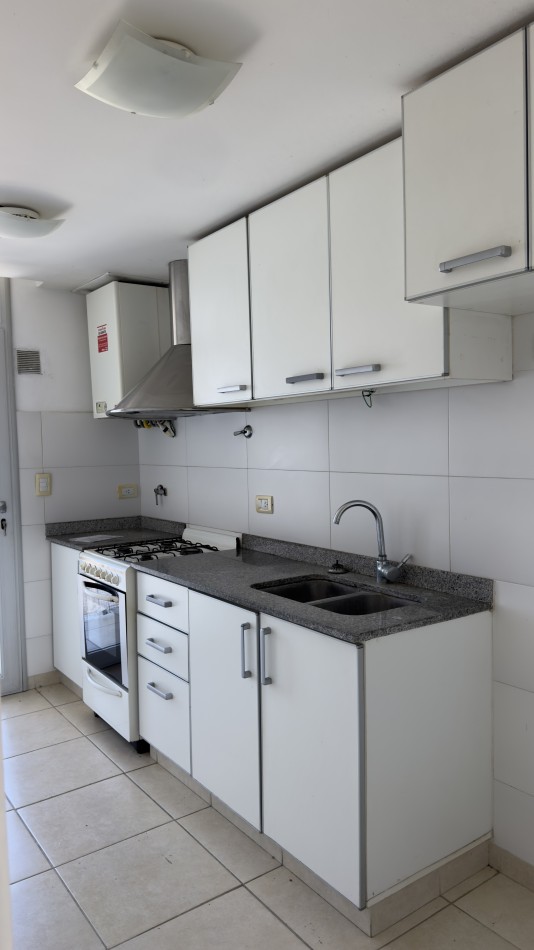 ALQ 24 M - 2 AMB A LA CALLE CON COCHERA - RESERVADO!!!