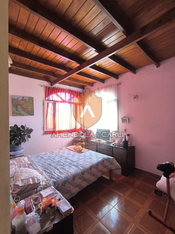 Chalet en Sierra de los Padres sobre lote de 700mts