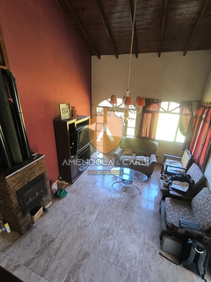 Chalet en Sierra de los Padres sobre lote de 700mts