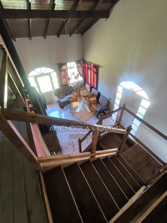 Chalet en Sierra de los Padres sobre lote de 700mts