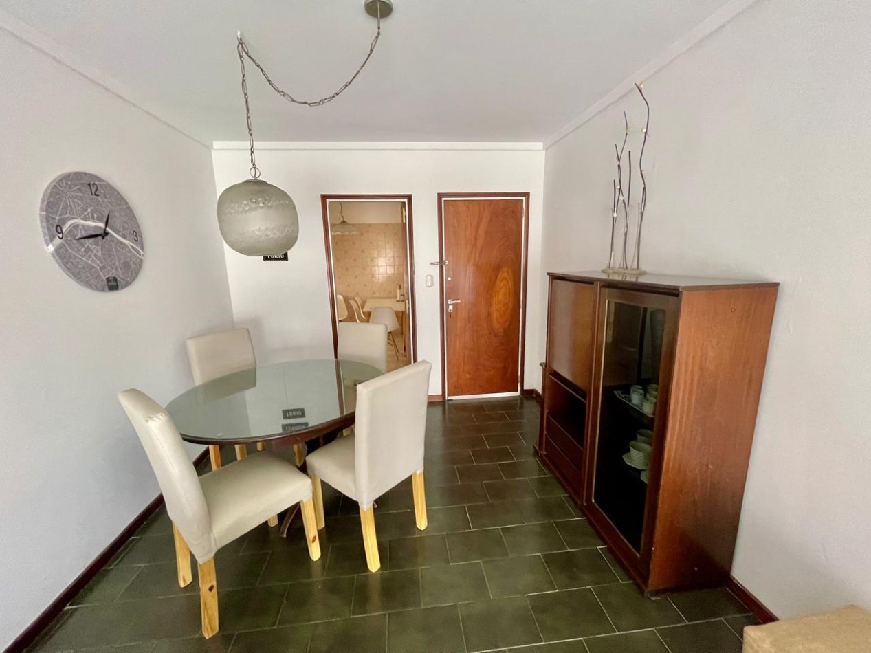 EN VENTA - 3 AMBIENTES A LA CALLE - CON COCHERA - ZONA CENTRO 