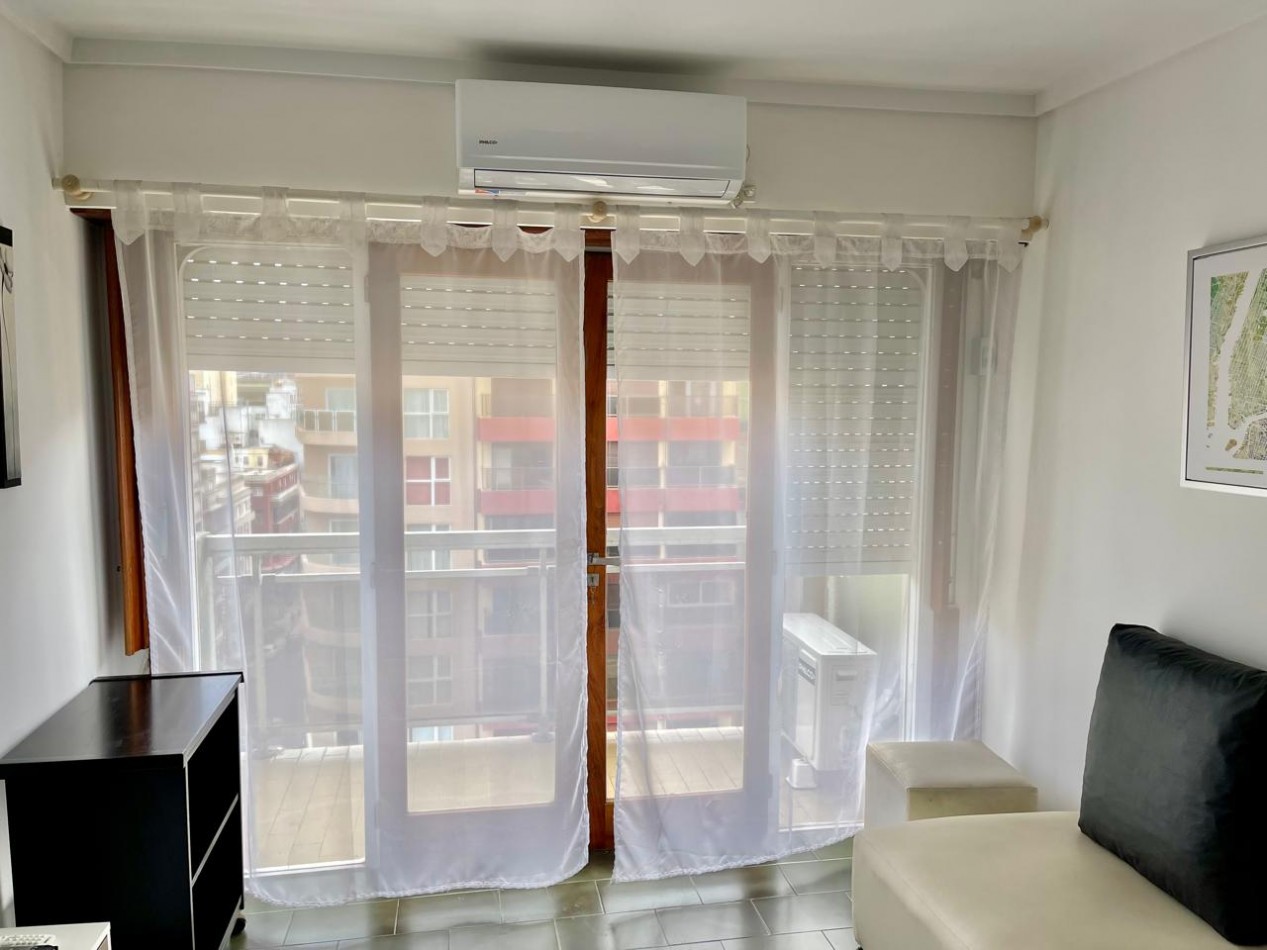 EN VENTA - 3 AMBIENTES A LA CALLE - CON COCHERA - ZONA CENTRO 