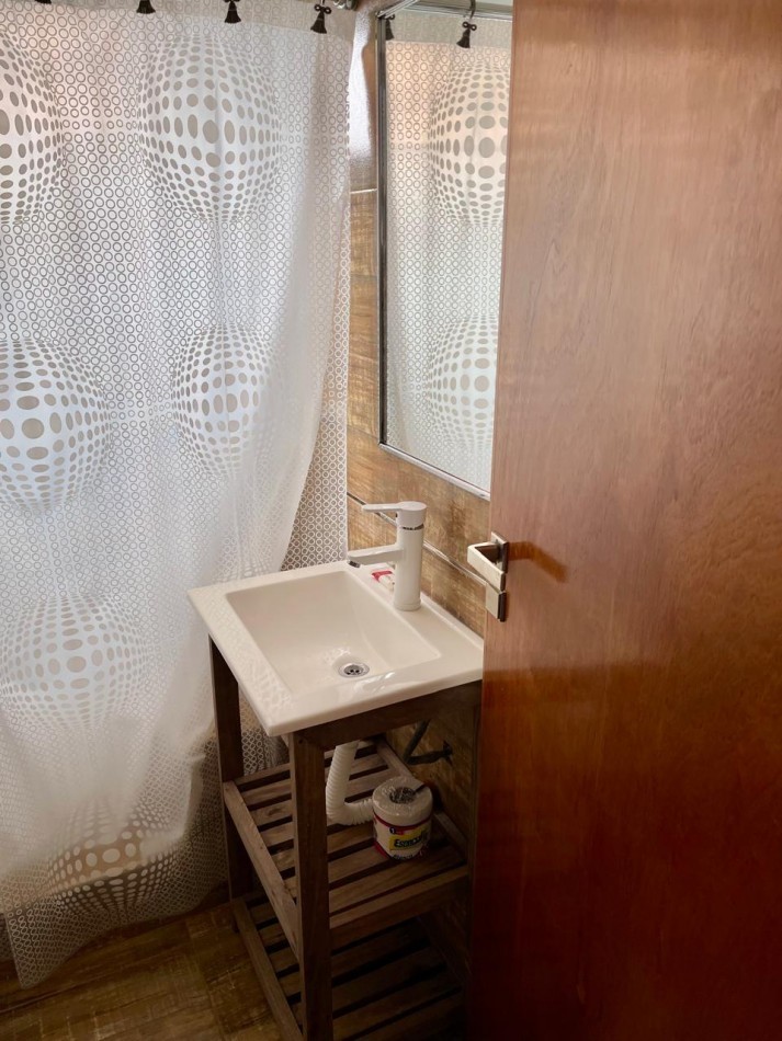 EN VENTA - 3 AMBIENTES A LA CALLE - CON COCHERA - ZONA CENTRO 