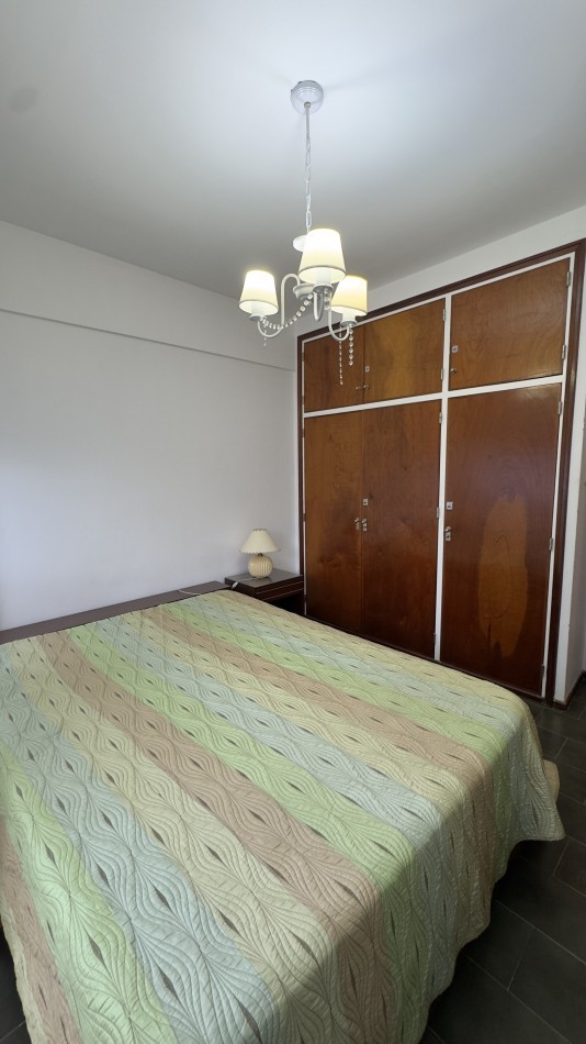 EN VENTA - 3 AMBIENTES A LA CALLE - CON COCHERA - ZONA CENTRO 