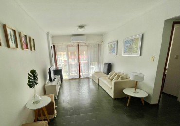 EN VENTA - 3 AMBIENTES A LA CALLE - CON COCHERA - ZONA CENTRO 